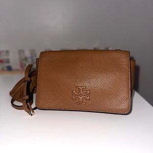 Tory Burch Thea Flap Crossbody In Tiramisu